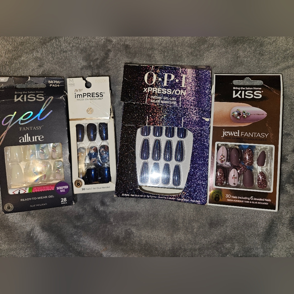 Press on nails (4 boxes)